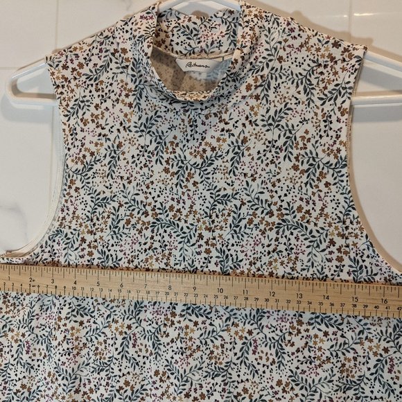 ❗LAST CHANCE❗Reitmans Floral Mock Neckline Tank Top - Picture 3 of 3